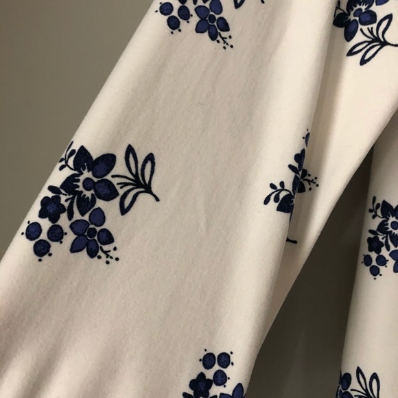 White longer sleeve shirt with blue flowers - Picture 3 of 8